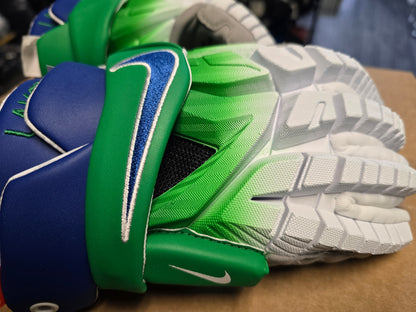 Peterborough Lakers Nike Vapor Premiere gloves